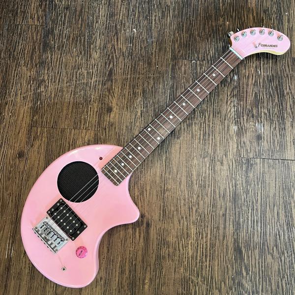 FERNANDES 内蔵スピーカー付きエレキギター Amazon | FERNANDES ZO-3HK スピーカー内蔵ミニエレキギター