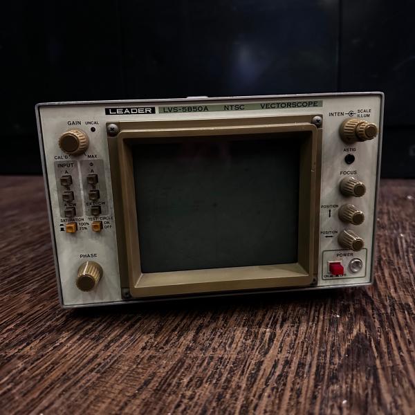 Leader LVS-5850A NTSC Vectorscope -z936 : GrunSound Yahoo!店 Leader LVS-5850A NTSC Vectorscope -z936 : GrunSound Yahoo!店