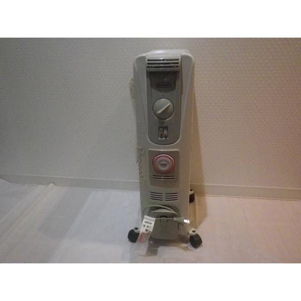 （中古品）DeLonghi オイル・ラジエターヒーター 071221TEC商品写真はサンプル写真となっております。写真の商品が届くわけでは御座いません。用途機能として最低限の付属品はお送りいたしますが取扱説明書、リモコン等含まれていない場合...