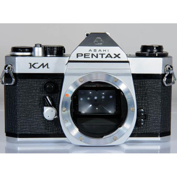 （中古品）ペンタックス KマウントMF一眼レフフィルムカメラ (Asahi PENTAX KM)商品写真はサンプル写真となっております。写真の商品が届くわけでは御座いません。用途機能として最低限の付属品はお送りいたしますが取扱説明書、リモコ...