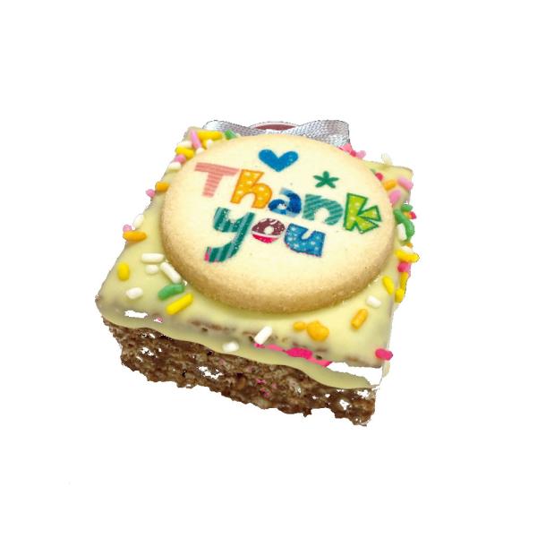 商品 サンキュー・バナナ 数量： 1箱サイズ70mm × 70mm × 45mm内容量1個※クール便は選択式となっております。夏季などクール便をご希望の方はご注文時にクール便を選択下さい。