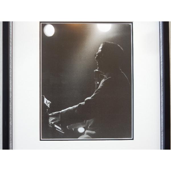 ●George Shearing/NYC 1950/アートピクチャーの額装品●アートピクチャーサイズ（約26cmx21cm）●額/木製/ブラック/アクリル仕様　外枠寸法 44cｍｘ37cｍ 専用箱、吊下げ備品付●2mmアクリル板で軽量、安全...