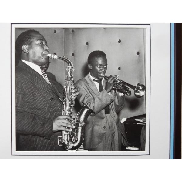 ●マイルス・ディビス/チャーリー・パーカー/アートピクチャーの額装品●Miles Davis/Charlie Parker at Three Duces NY 1948●アートピクチャーサイズ（約24cmx24cm）●額/木製/ブラック/ガ...