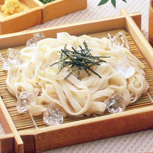 名古屋名物のきしめんは、薄めに平打ちした幅広麺が特長です。温かいめんつゆはもちろん、カレーをかけたり、味噌煮込みにしたりとお好みでお召し上がりください。ギフト プレゼント ご褒美 贈り物 贈答品 送料無料 ご自宅用 中元 歳暮 御祝 お祝い...