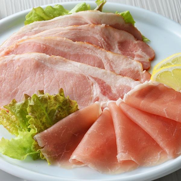 「札幌バルナバハム」のオススメセット。1979年の創業から美味しさにこだわり、北海道で40年以上にわたり親しまれている「札幌バルナバハム」のオススメセットです。まろやかな岩塩で味付けしたしっとり食感の生ハムと、北海道産豚肉の旨味を感じる「ロ...