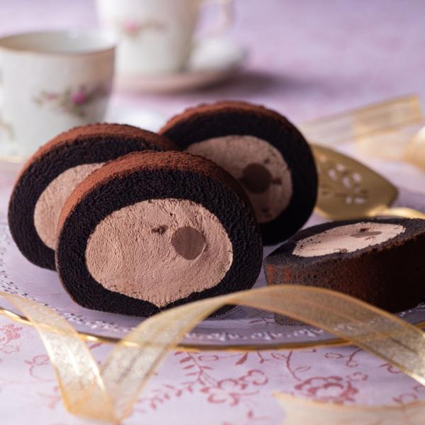 「ローストビーフの店鎌倉山」のシェフこだわりのラム酒を効かせた 大人のロールケーキです。ギフト プレゼント ご褒美 贈り物 贈答品 送料無料 ご自宅用 中元 歳暮 御祝 お祝いお正月、バレンタインデー、ホワイトデー、母の日、父の日、敬老の日...