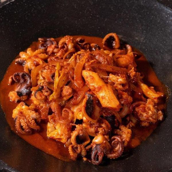 本場韓国マダンセ秘伝のイイダコの辛みそをご自宅で！ギフト プレゼント ご褒美 贈り物 贈答品 送料無料 ご自宅用 中元 歳暮 御祝 お祝いお正月、バレンタインデー、ホワイトデー、母の日、父の日、敬老の日、クリスマス、お誕生日、記念日のプレゼ...