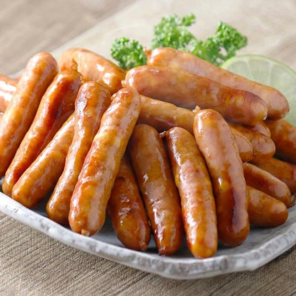 国内産の豚肉を使用しポークコラーゲンを練り込んでジューシーに仕上げ生地にダイスカットチーズを練りこみました。加熱済みですので解凍後そのままたべられますが、温めるとよりいっそう美味しく召し上がれます。ご自宅用 送料無料 お取り寄せ ソーセージ...