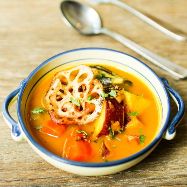 私たちチャヤ マクロビオティックスは、江戸時代から伝わる葉山の老舗料亭「日影茶屋」から誕生しました。国産有機玄米にこだわり、有機・特別栽培の野菜や、豆、海藻を使った料理を提供しています。肉・卵・乳製品・白砂糖・調味料(アミノ酸)を使わずにつ...