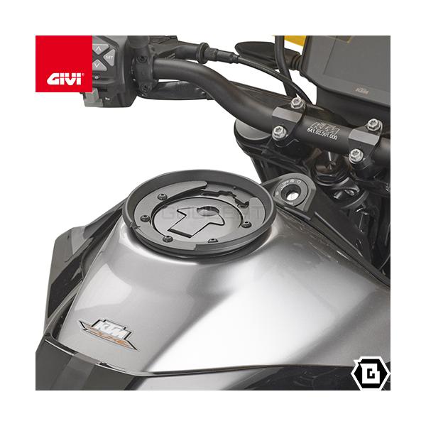 GIVI BF78は、TANKLOCK（タンクロック）タイプのタンクバッグを装着するためのイージーロック（アタッチメント）です。TANKLOCKタイプのタンクバッグに付属しているサポート（型番：ZT480F）と組み合わせて取付けます。【適合...