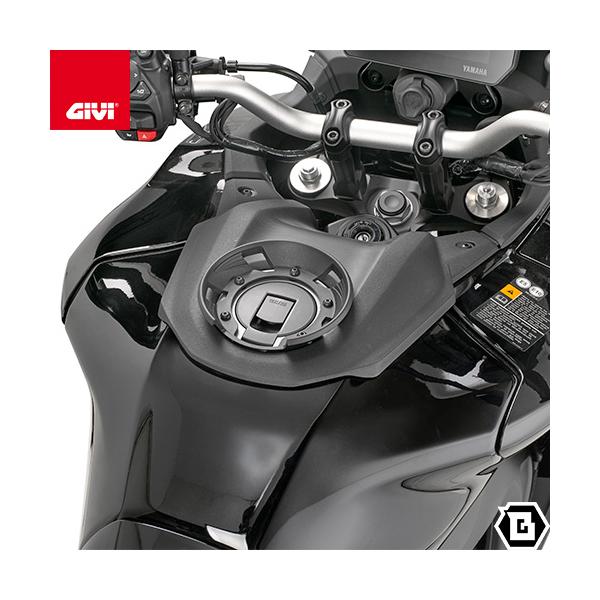 GIVI BF96は、TANKLOCK（タンクロック）タイプのタンクバッグを装着するためのイージーロック（アタッチメント）です。TANKLOCKタイプのタンクバッグを装着するためのパーツは全て付属しています。【適合車種】YAMAHA トレー...