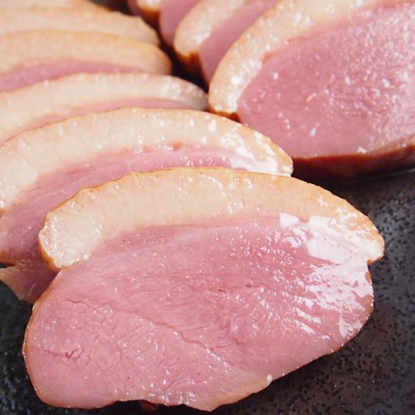 【内容(量)】燻製 合鴨スモーク 1kg(200g×5本入り)【原材料(産地)】合鴨肉（中国）、ブドウ糖、食塩、砂糖、大豆蛋白、胡椒、ポリリン酸Na、調味料(アミノ酸)、酸化防止剤(ビタミンC)、発色剤(亜硝酸Na)【賞味期限】冷蔵保存で2...