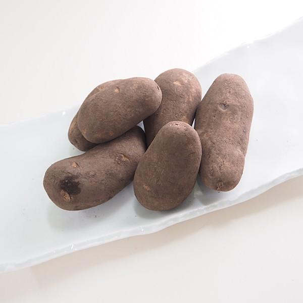 【内容(量)】熟成メークイン 約1kg【原材料(産地)】ジャガイモ（北海道）【賞味期限】目安：冷蔵保存で約1週間【注意点】新聞紙で包み紙袋に入れて冷蔵保存