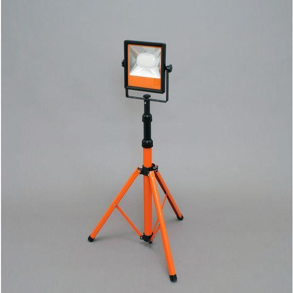 アイリスオーヤマ LEDスタンドライト 作業灯 三脚付きスタンドライト 防雨型 屋内・屋外兼用 5000lm LWT-5000ST（568665）