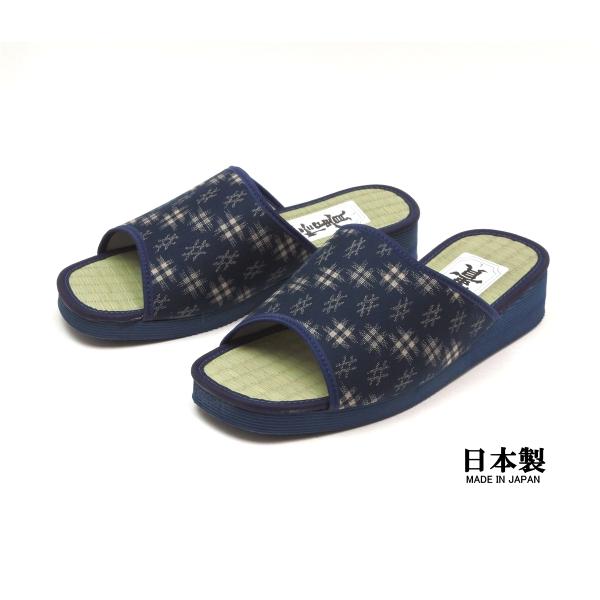 【生地の柄について】裁断位置によって柄の出方が変わりますので、左右で若干異なる場合があります。■適応サイズ：M（24.5-25.5cm）、L（25.5-26.5cm）■バンド柄：井桁■インソール素材：天然い草■底素材：EVAスポンジ■生産国...