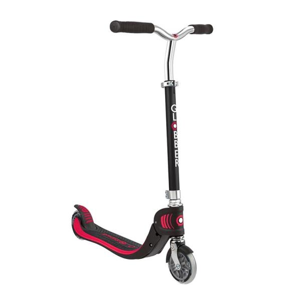 5歳から大人まで夢中になれる疾走感！折りたためる二輪キックスクーター。家族みんなでアクティブライド！自転車のように細かいハンドル操作が楽しい二輪キックスクーター。