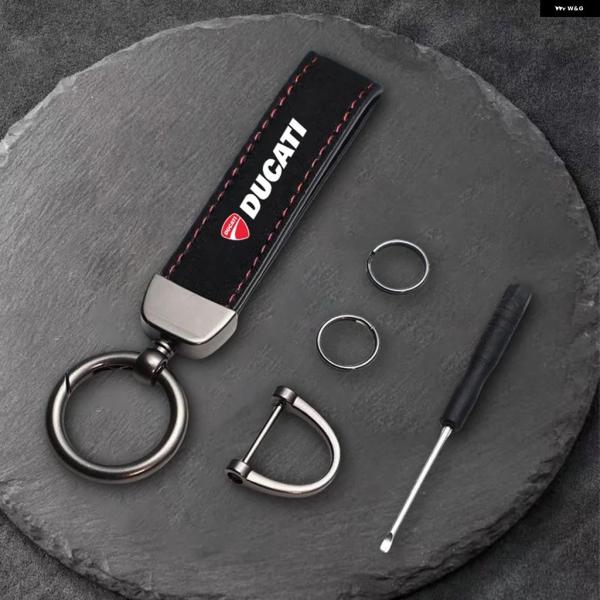 並行輸入品 ドゥカティ スエード製 オートバイ キー ホルダー ペンダントキーリング MONSTER PANIGALE DIAVEL SUPERLEGGERA SCRAMBLER 950 959