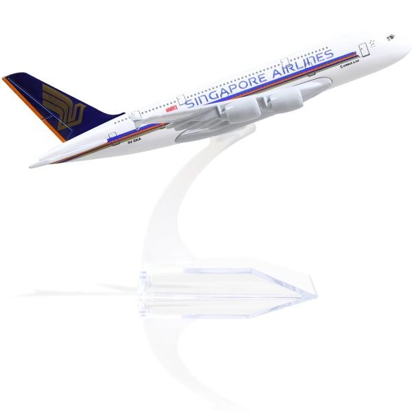 エアバス A380 シンガポール航空　1/160 航空機模型 LEDライト付き Amazon | 24時間 1:160スケール 飛行機キット A380 模型飛行機