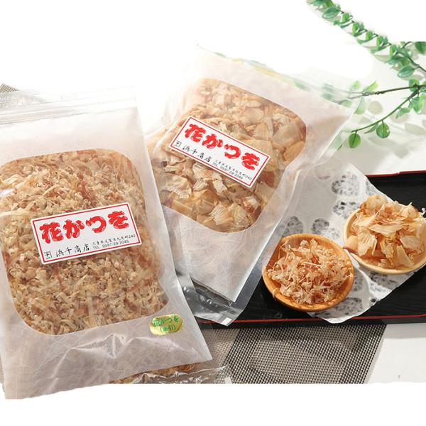 当店で削った花かつをです。広引き：30ｇ細引き：29ｇ花かつをは防腐剤等を一切使用しない自然食品です。うどん・そばなどのダシに、そのまま漬物や温かいごはん等にかけてお召し上がり下さい。※開封後は風味を損なわないよう密封し、冷暗所（梅雨時や夏...