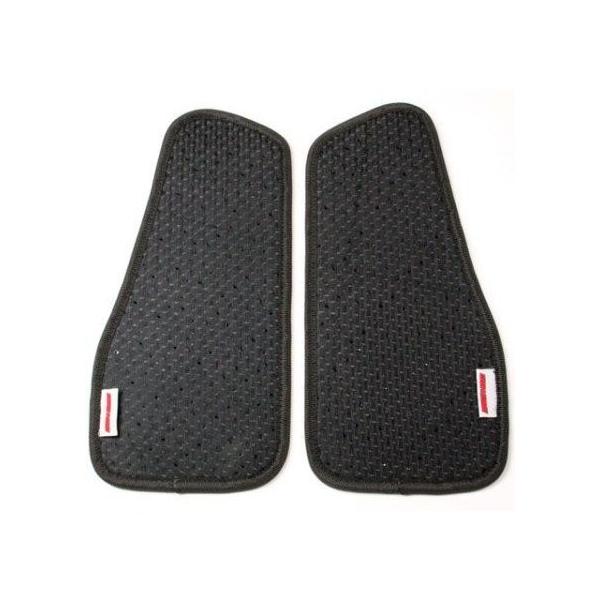 【サイズ】フリー　【備考】在庫状況は随時変動します。欠品時には数週間以上の納期を頂く場合がございます。　【商品説明】胸部をガードするエアホールウレタンパッド。 ●対応ジャケットのチェストガード用ポケットに組み込んで使用します。着易さを重視さ...