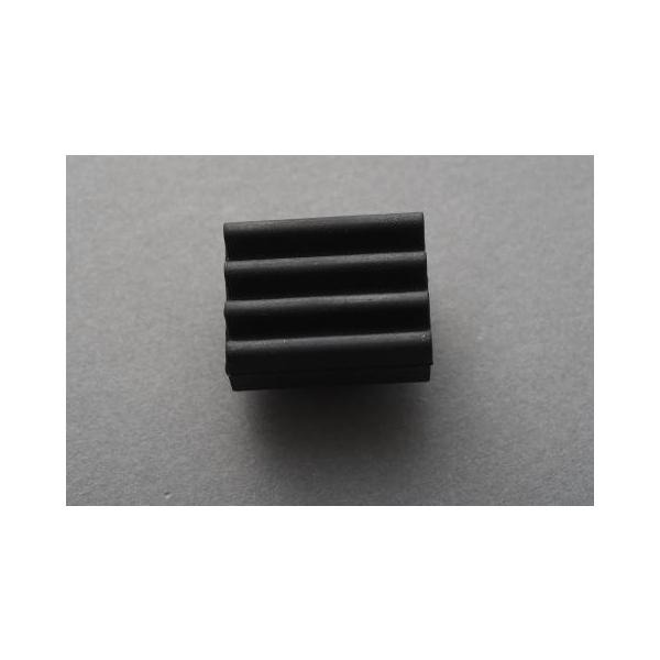 【適合車種】CB750Four（K0-K4）　【商品説明】CB750Four K0-K4に対応のメインスタンドストッパーラバー四角型です。 ●メインスタンドとマフラー間の緩衝材ラバー。 ●