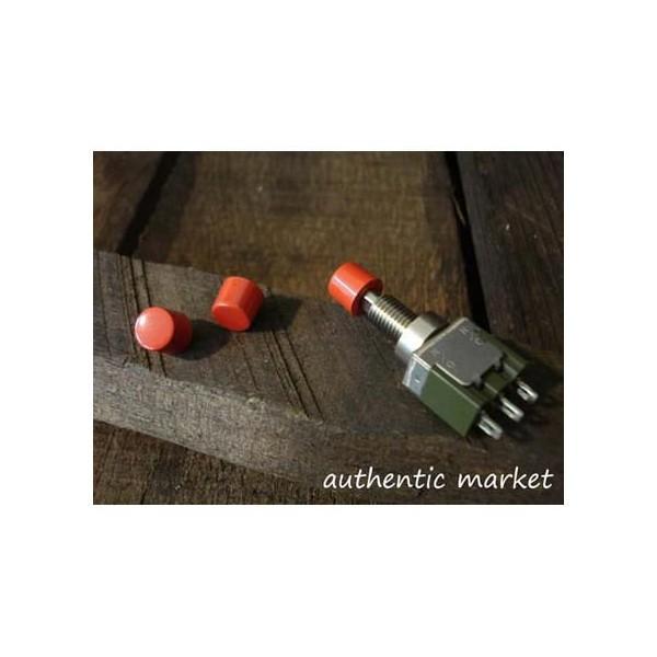 防水プッシュスイッチ専用のキャップです。付けるとボタンを押し易くなります。色と、サイズに種類がありますのでご確認下さい。こちらの商品は8パイ、色は赤になります。※キャップのみです。スイッチ本体は商品に含まれません。ご注意下さい。【品名】プッ...