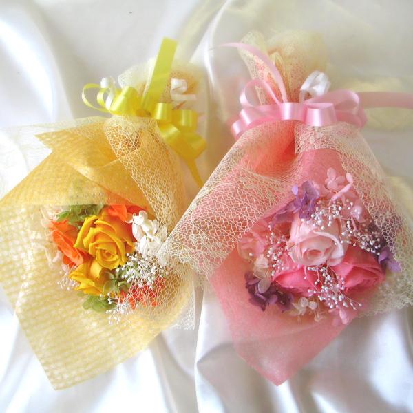 ■形　　態　 プリザーブドフラワーアレンジメント ■花 　 材 ローズ・アジサイ（以上プリザーブド）　その他：ラッピング・リボン■サ イ ズ お花部分直径約11ｃｍ長さ約20cm ■サービス ・プリザーブドフラワー取扱説明書・ギフト用ラッピ...