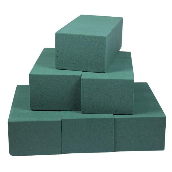 どんな花材にもご使用可能な万能タイプのフローラルフォームです。W230×D110×H80mm。6ブリック。20年の蓄積された技術ををもとに大幅改良！花持ちをさらに良く！保水力を更にUP！ 日焼け無し。製造から日数が経ったものはお送りしません...