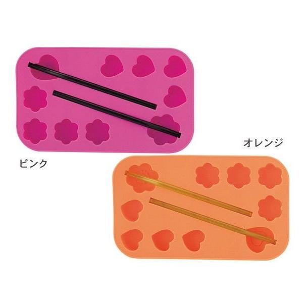 【訳あり】 サンゴーキッチン アイストレー 全2色  (お取り寄せ品） 廃番処分使い勝手のよいシリコン製のアイストレー。ストロー付きキャンディ風の氷やシャーベットが作れます♪【色柄（品番）】6738-05（ピンク）6738-06（オレンジ）...