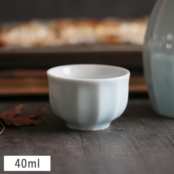 青白磁面取 ぐい呑み 40ml 有田焼【内容量】1個【サイズ】口径5.2cm×高さ3.5cm 重量：35g 容量：すりきり50ml【産地】日本製 【素材】磁器※電子レンジ・食器洗浄器使用可 ※事前によくチェックしていますが、目立たない程度の...