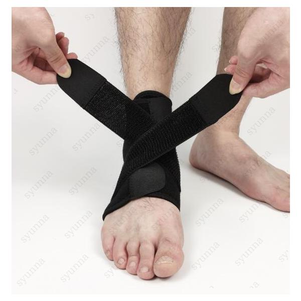 【商品説明】●カラー : ブラック●左右兼用／男女兼用タイプ●左右( 2枚組)●フリーサイズ  横 29cm×縦 21cm　写真参考【特徴】1.怪我の予防や 痛み緩和のサポートに役立ちます。2.終日快適にご着用いただけますように通気性のある...