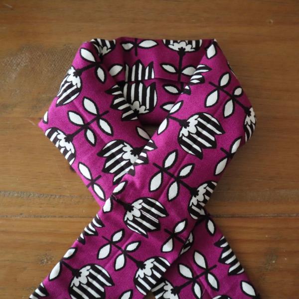 カラダをあっためて、ココロもあったかくなるあずきカイロ。ひとつひとつに、愛がいっぱい詰まっています。肩・首用です。■サイズ■約8cm×約100cm重量：約300gひとつずつ手作りしています。 多少の誤差はご了承ください。生地のカット部分によ...