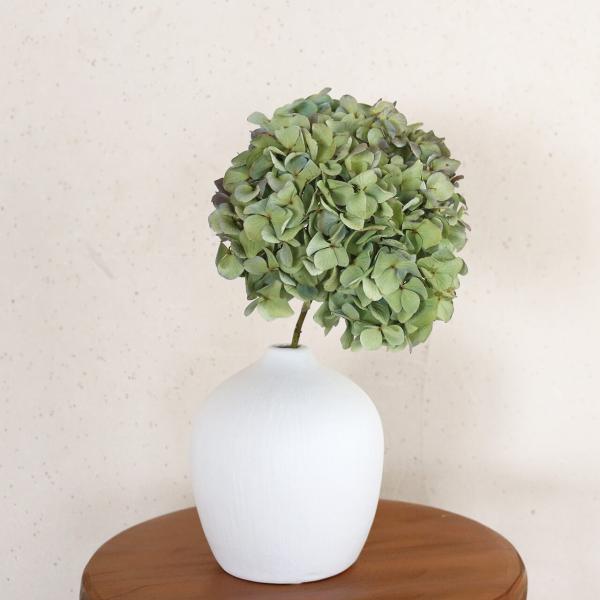 マットな質感の磁器製フラワーベース プランパーS ◆ 花瓶 一輪挿し ホワイト 陶器 おしゃれ シンプル インテリア ナチュラル 北欧インテリア
