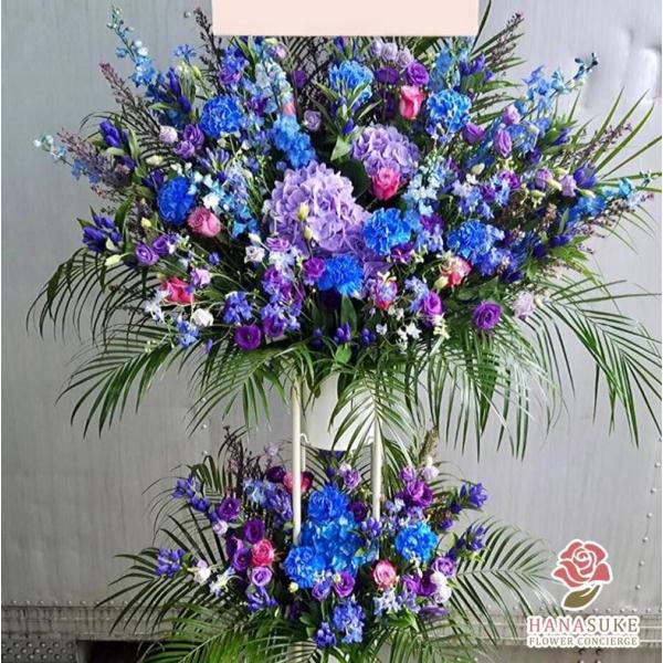 【最短出荷日】15時までのご注文で最短即日配送。午前中のお届けをご希望の場合、前日15時までにご注文ください。【お届け内容】お祝いスタンド花画像は一例です。使用するお花は季節、仕入れ状況により異なるので仕上がりはお任せとなります。【サイズ】...