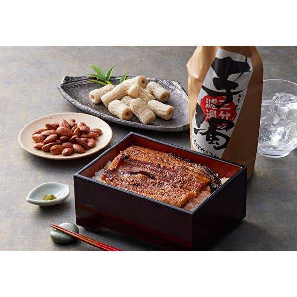 うなぎ＆おつまみ＆お酒のセットです！★セット内容★極上豊橋うなぎ　1尾(約140g)黒胡椒豆ちくわ　1袋えそ醤油アーモンド　1袋光武 芋濁三分濾過 芋焼酎 初垂れブレンド　25°　720ML1本★北海道・沖縄・一部離島へのお届けは、お買い上...