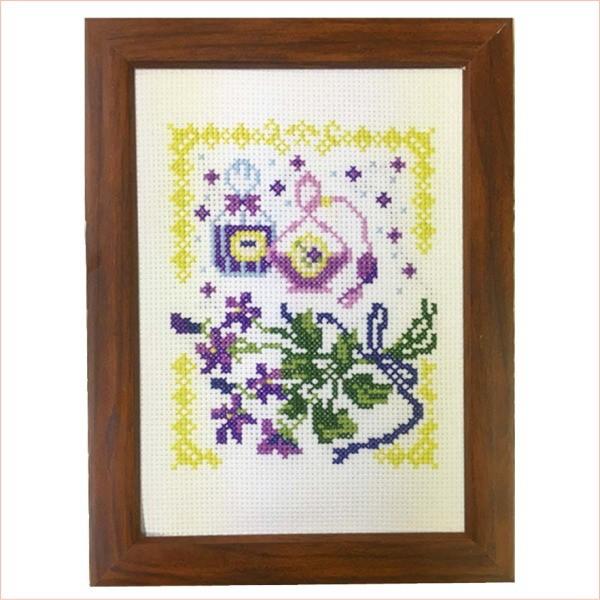 クロスステッチ キット ラ ヴァイオレット 春摘みの匂いスミレ 4 暮らしを彩る刺繍額付キット 手芸の山久ヤフー店 通販 Yahoo ショッピング