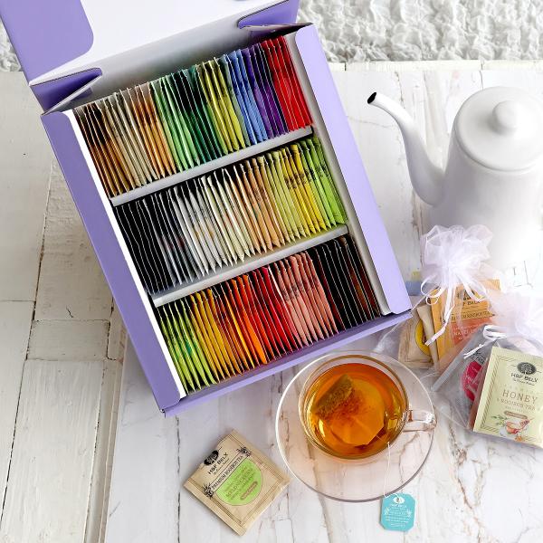 26種類のルイボスティーが入った111包アソート。毎日違ったフレーバーをお楽しみいただけます。新商品が入ってリニューアル！箱を開けてカラフルなティーバッグからどれにしようかと選ぶ楽しみ！飲む前からワクワクしますね。ベーシックなルイボスティー...