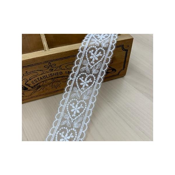 ハートとお花がかわいい両山チュールレースです。可愛らしいデザインですが表糸・裏糸の両方が綿素材のため落ち着いた雰囲気のあるレースです。【サイズ】 30mm巾 ※こちらは全体のサイズとなります。その他詳しいサイズにつきましては画像2枚目をご確...