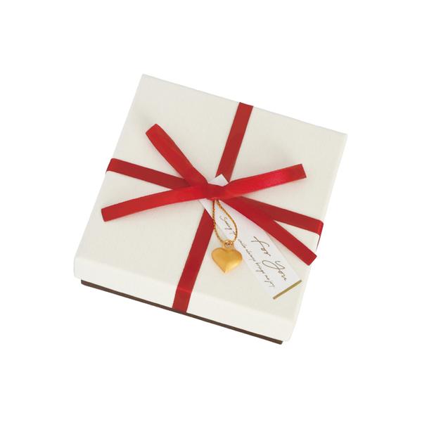 デザイン：ナチュラルハート本体サイズ（約）：幅10×奥10×高3.3cm（内寸）セット内容：ギフトボックス、グラシンペーパー、留めシール