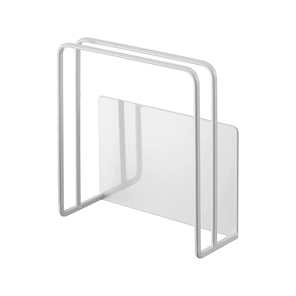 カラー：ホワイト本体サイズ（約）：幅13.5×奥5.5×高14cm対応サイズ（約）：［まな板］厚2.5cm、厚1.5cmまで重量（約）：280g耐荷重（約）：2kg素材：［本体］スチール（ユニクロメッキ＋粉体塗装）、マグネット　［滑り止め］...