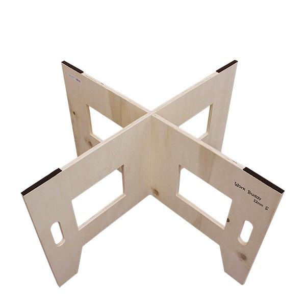 2枚一組で簡易的な作業台がカンタンに設置できる木製の作業台脚です。自宅の庭先やガレージでの、日曜大工やDIYの軽作業時にはもちろんのこと、フリーマーケットやマルシェなど、大勢の人が集まるイベント開催時に手間がかからず設置できるのでオススメで...