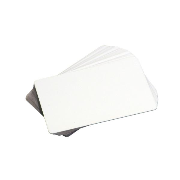 IDジェット用プラスチックカードパックです。印刷シートを貼り付ける為のプラスチック白カードです。【サイズ】：JIS規格サイズ 横8.5×縦5.4×厚さ0.07ｃｍ【素材】：PVC素材 IDジェット以外にももちろんお使い頂けます【枚数】：40枚入