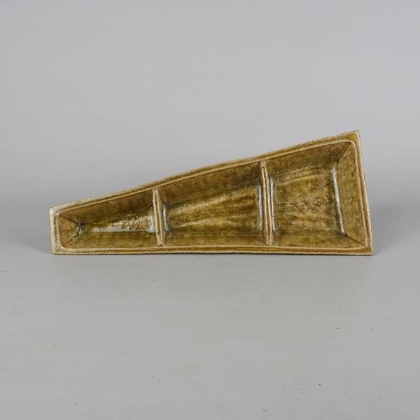 品　名 　水盤  (落款あり)サ　イ　ズ 　高さ　 約3.8センチ　　横幅 　約29センチ　奥行　 約11.7センチ