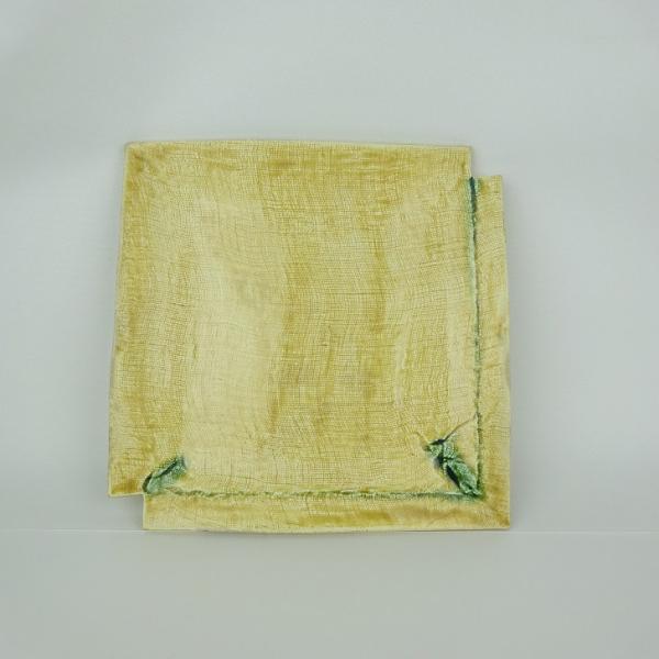 品名 　陶板　 (花台・飾卓)サイズ 　高さ　約 1.8センチ　　横幅　約 23センチ　奥行　約 22.8センチ商品状態 　中古品の為、画像に写っていない小さなヒビ、欠け、キズ、汚れなどある場合があります。注意点 　モニターの発色具合によっ...