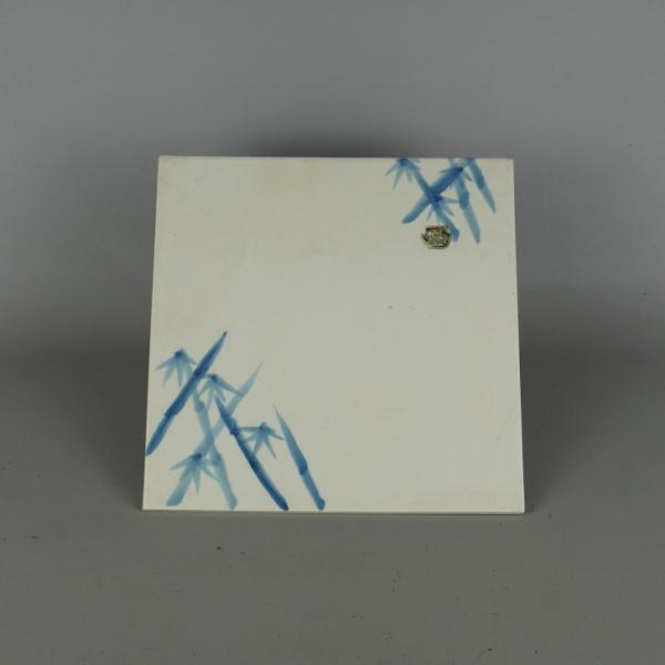 品名 　天狗谷窯 陶板 (花台・飾卓)サイズ 　高さ 　約0.7センチ　　横幅 　約24.2センチ　奥行　 約24.2センチ