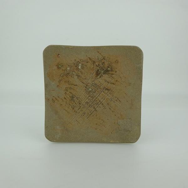 商品名 　陶板 竹山 　(花台・飾卓)サイズ 　高さ　約 0.5センチ　　横幅　約 10.8センチ　奥行　約 10.8センチ