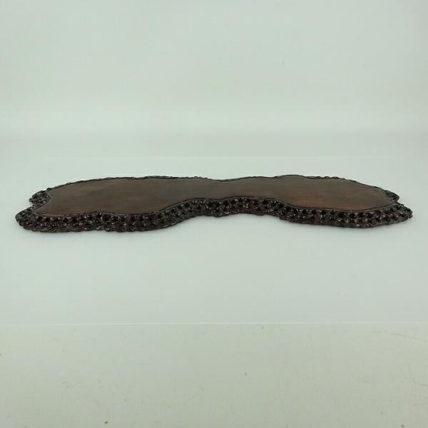 品名 　地板　(卓台/小品卓)サイズ 　高さ　約1センチ　　横幅　約41センチ　奥行　約13.5センチ商品状態 　中古品の為、画像に写っていない小さなヒビ、欠け、キズ、汚れなどある場合があります。注意点 　モニターの発色具合によって、実際の...