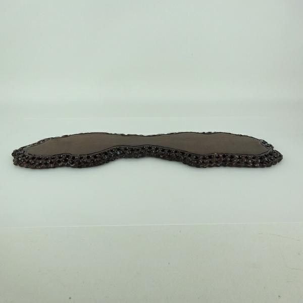 品名 　地板　(卓台/小品卓)サイズ 　高さ　約1センチ　　横幅　約40センチ　奥行　約12.5センチ商品状態 　中古品の為、画像に写っていない小さなヒビ、欠け、キズ、汚れなどある場合があります。注意点 　モニターの発色具合によって、実際の...