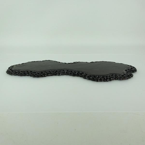 品名 　地板　(卓台/小品卓)サイズ 　高さ　約 0.8センチ　　横幅　約 37.5センチ　奥行　約 13.5センチ商品状態 　中古品の為、画像に写っていない小さなヒビ、欠け、キズ、汚れなどある場合があります。注意点 　モニターの発色具合に...