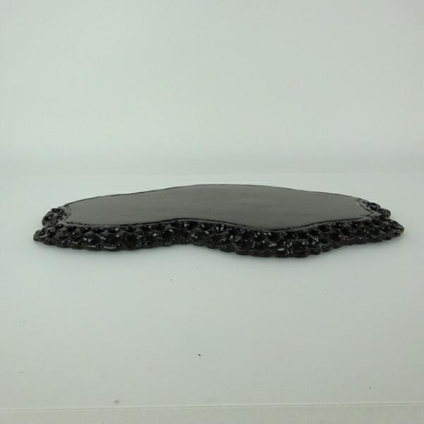 品名 　地板　(卓台/小品卓)サイズ 　高さ　約1センチ　　横幅　約24.5センチ　奥行　約15センチ商品状態 　中古品の為、画像に写っていない小さなヒビ、欠け、キズ、汚れなどある場合があります。注意点 　モニターの発色具合によって、実際の...